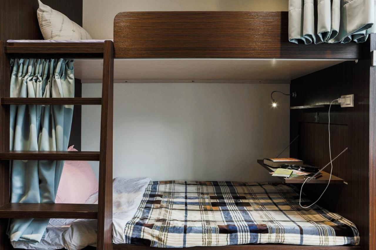Sleepy Dragon Hostel Тайпей Екстериор снимка