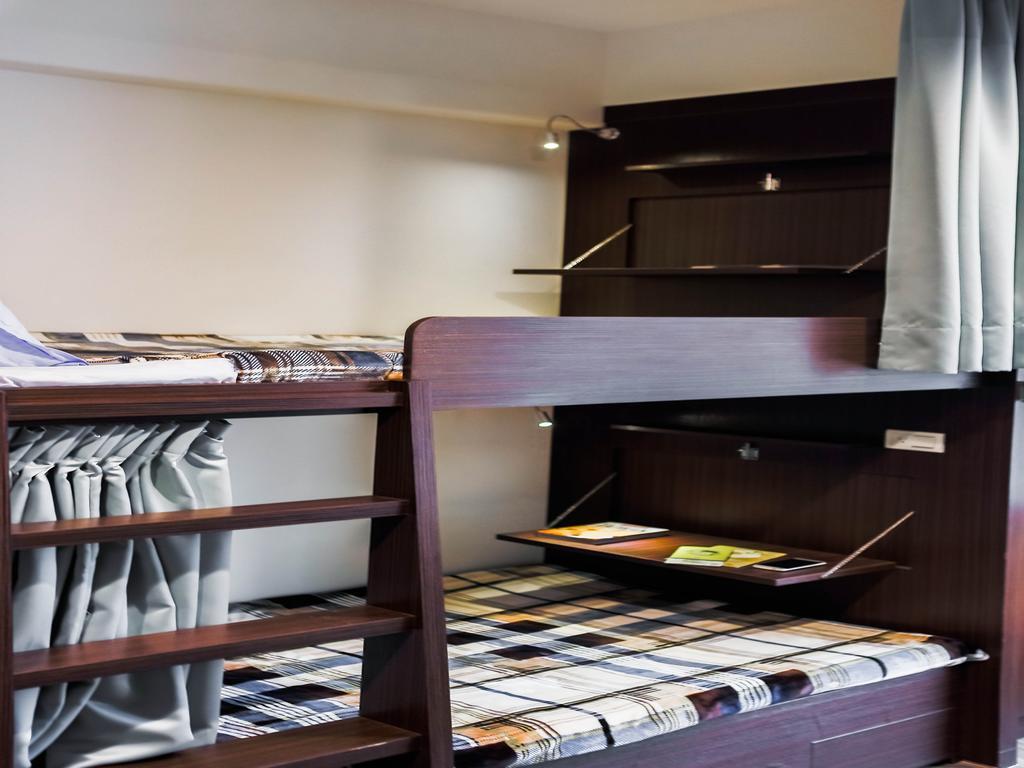 Sleepy Dragon Hostel Тайпей Екстериор снимка