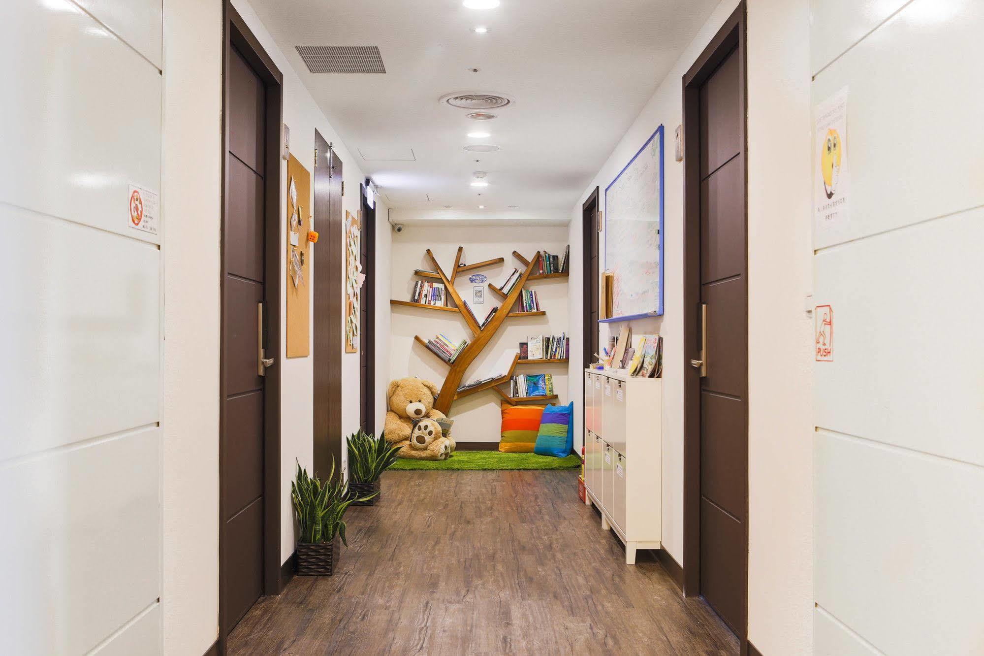Sleepy Dragon Hostel Тайпей Екстериор снимка